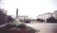 Grozny_old_ploschad_Lenina.jpg